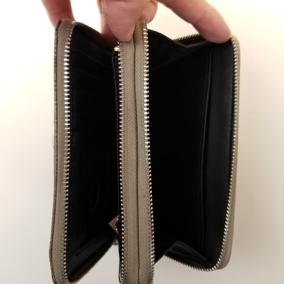 Guess Grey Wallet Purse Zip Around Clutch Bag with Logo Design - Very Good - Picture 8 of 10